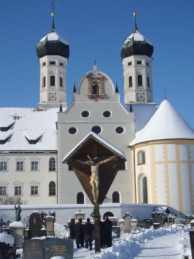 Kloster Benediktbeuern - Gaestehaus Der Salesianer Don Bosco ภายนอก รูปภาพ