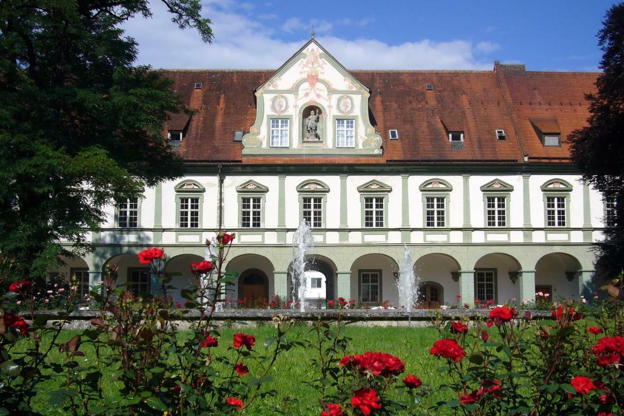 Kloster Benediktbeuern - Gaestehaus Der Salesianer Don Bosco ภายนอก รูปภาพ